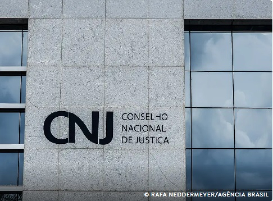 CNJ suspende pagamento de auxílio-alimentação de R$ 10 mil para juízes